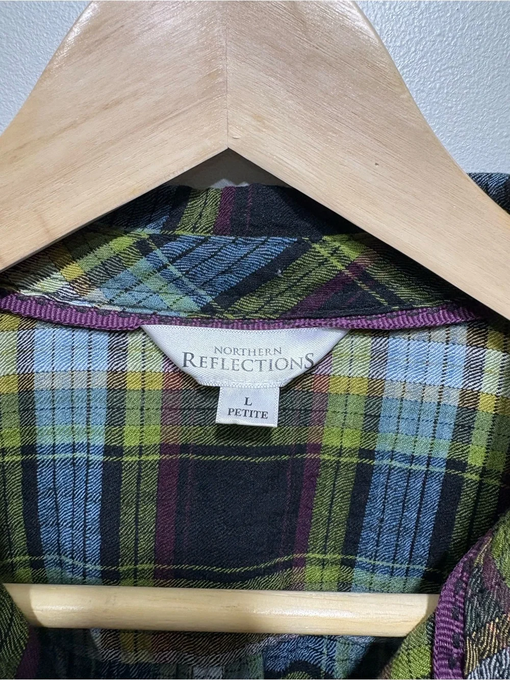 Northern Reflections Plaid Flannel Button Down Shirt Women’s Large Petite LP - Picture 6 of 8